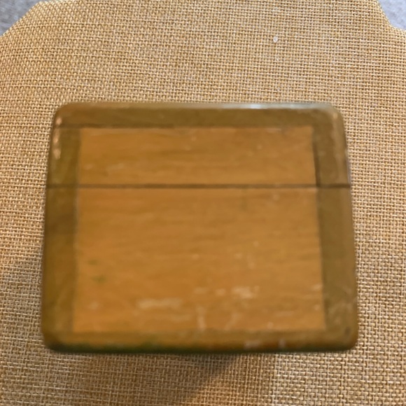 Antique Russian trinket box. Hand carved and painted. - Picture 3 of 10